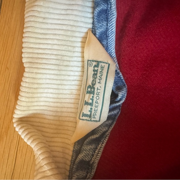 Vintage Levi's Denim Jacket with Corduroy Collar and red lining - Picture 6 of 6